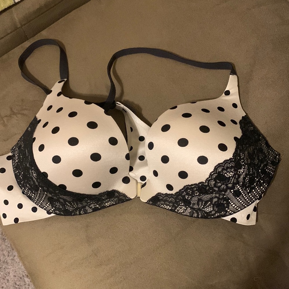 Victoria’s Secret Front Close Push Up Bra